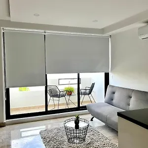 https://paradise-apt-steps-5thav-beach.allrivieramayahotels.com