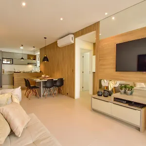 https://apartamento-de-estilo-a-uma-quadra-da-praia-de.santa-catarina-brasil.com