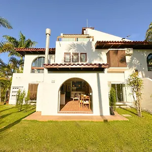https://ap-casa-com-jardim-em-condominio-na-beira-da-praia.santa-catarina-brasil.com